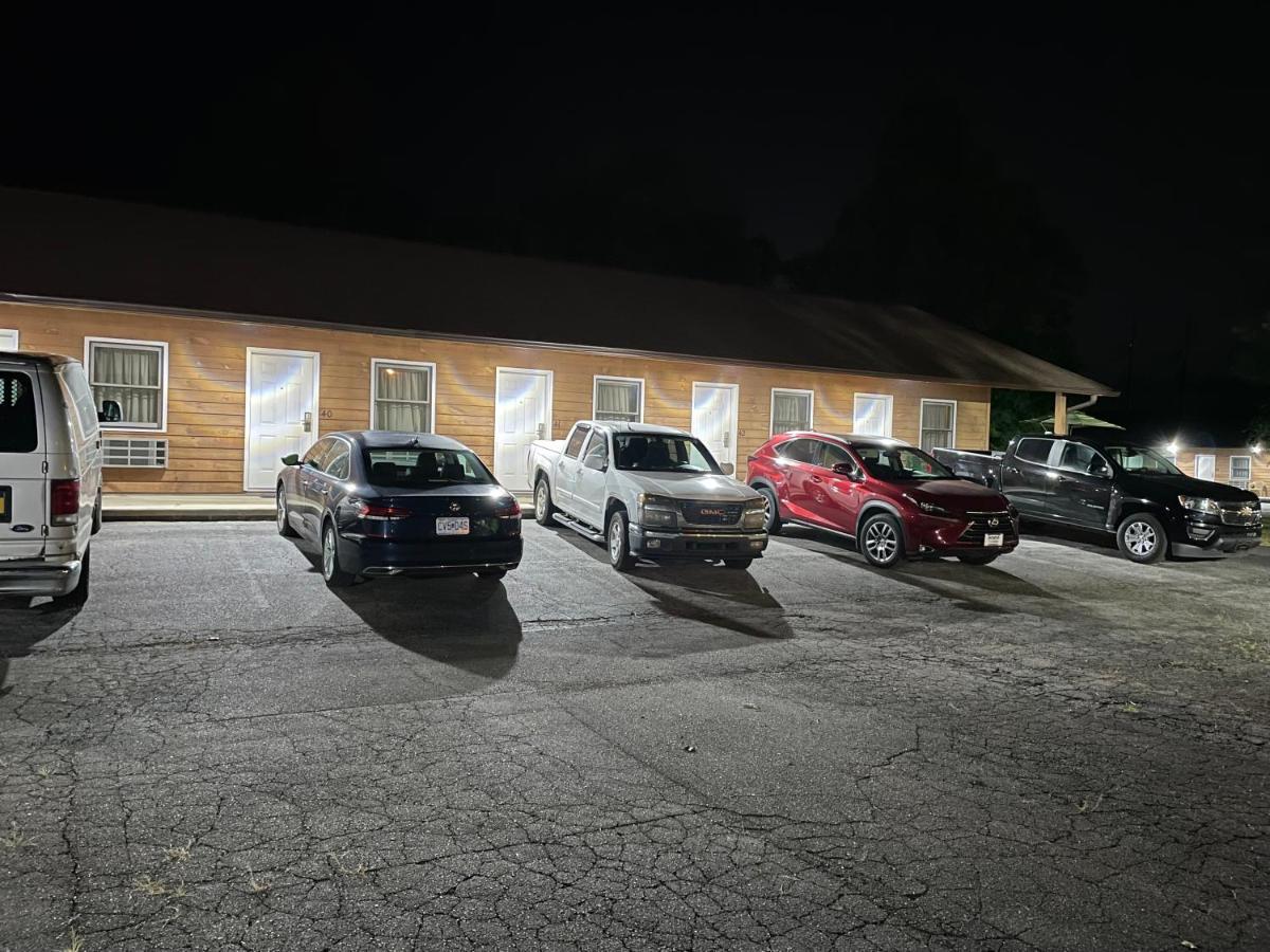 Pine Valley Motel Spruce Pine Exterior foto