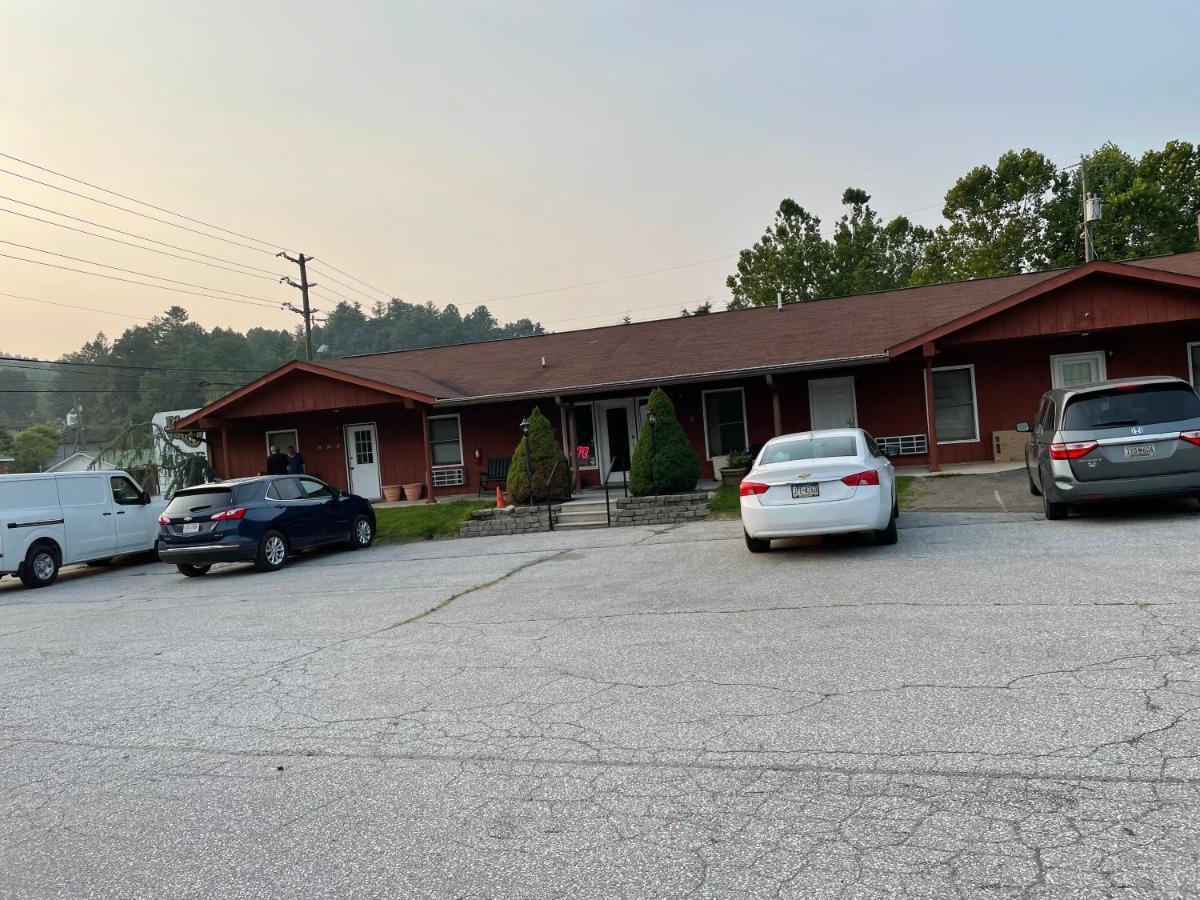 Pine Valley Motel Spruce Pine Exterior foto