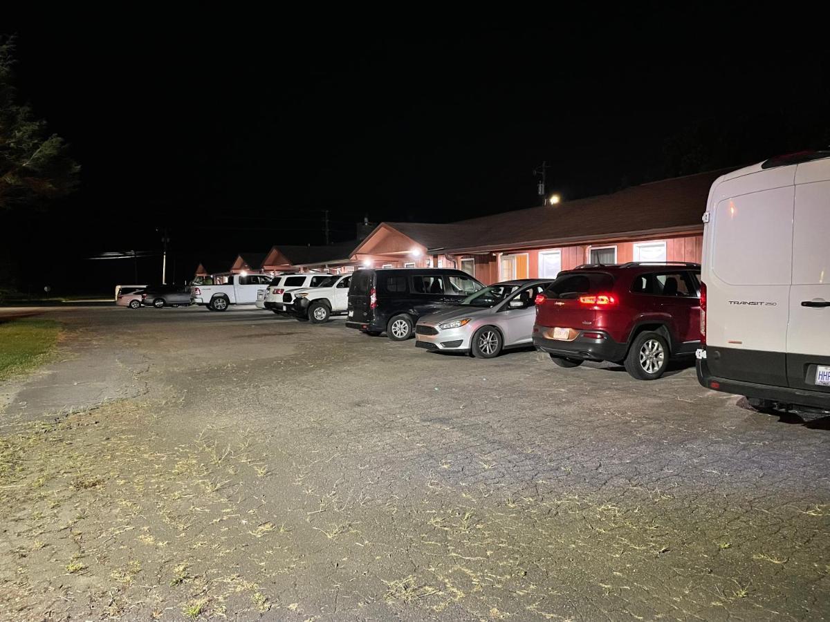 Pine Valley Motel Spruce Pine Exterior foto