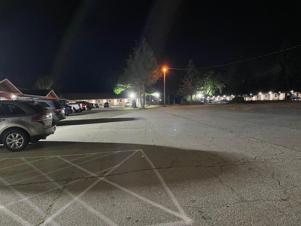 Pine Valley Motel Spruce Pine Exterior foto